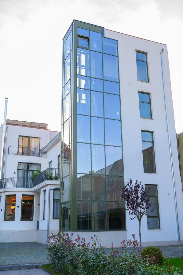 Hotel Viena Satu Mare Exteriör bild