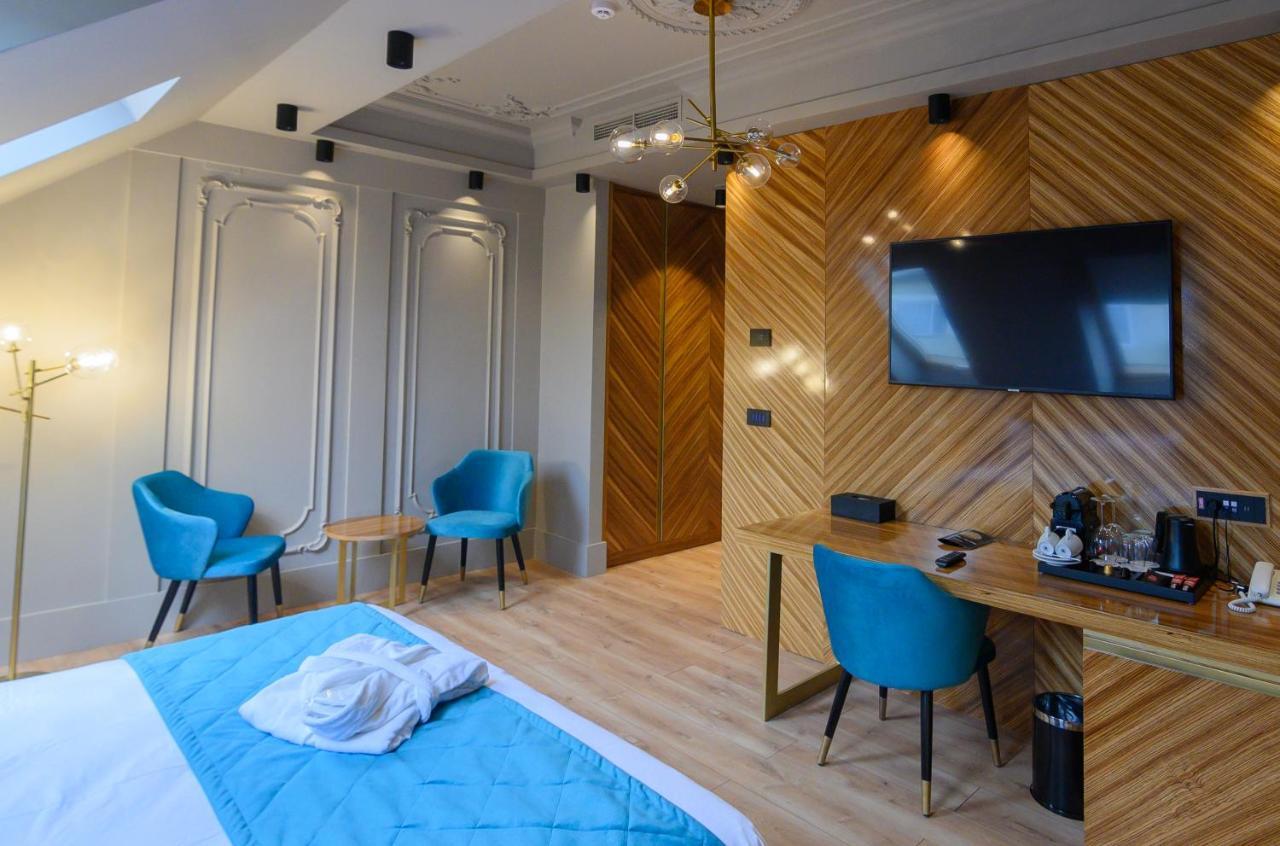 Hotel Viena Satu Mare Exteriör bild