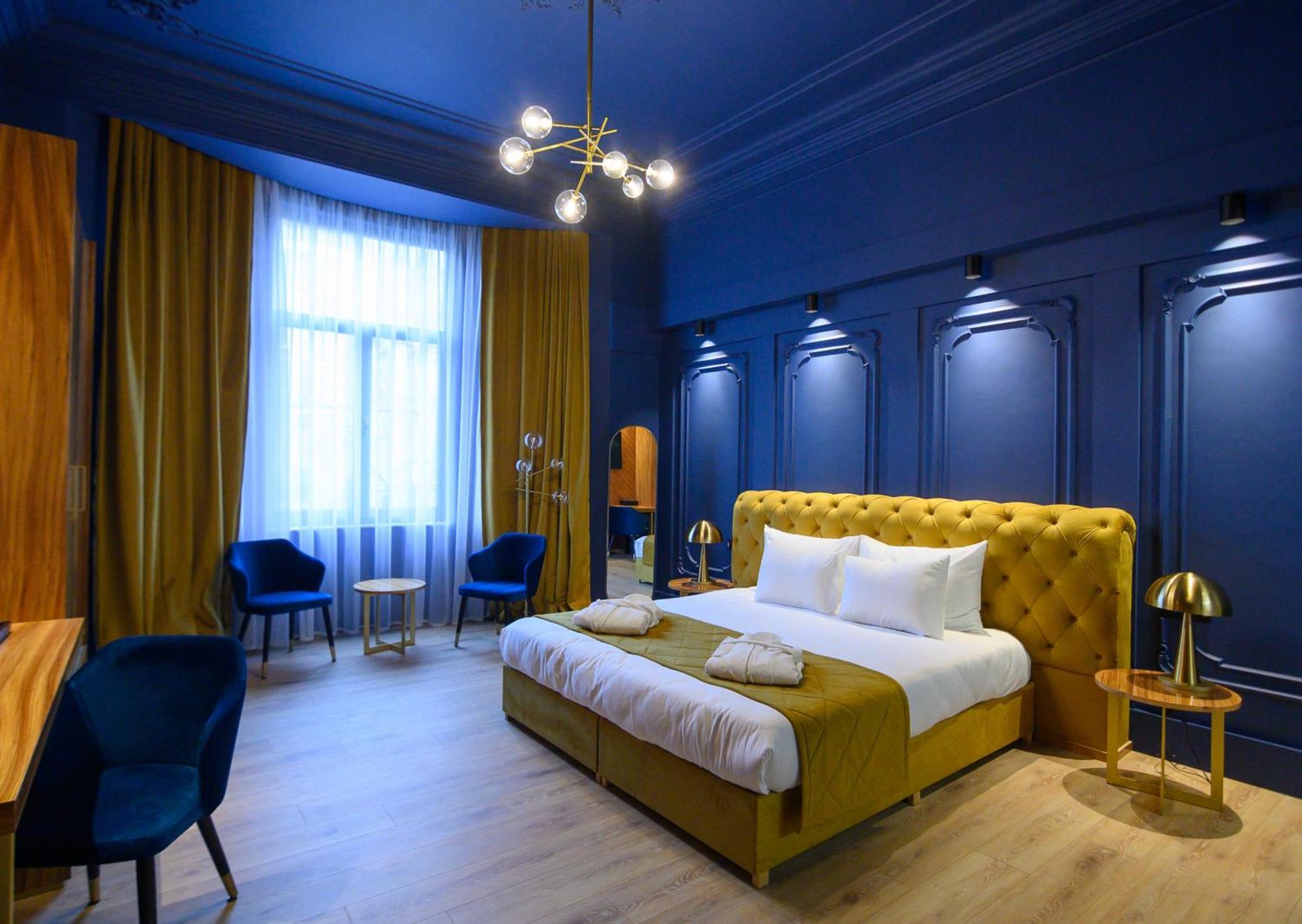 Hotel Viena Satu Mare Exteriör bild