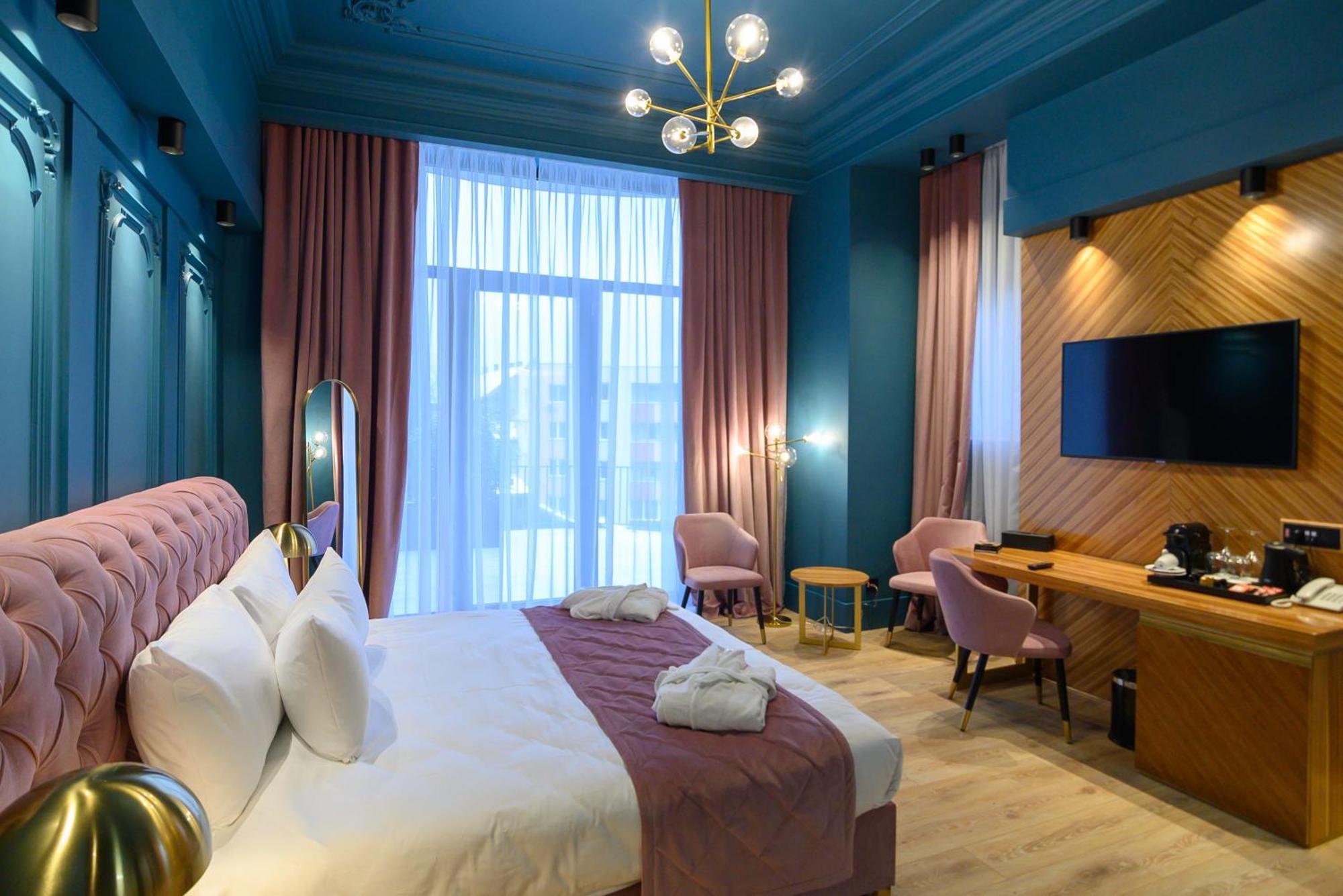 Hotel Viena Satu Mare Exteriör bild